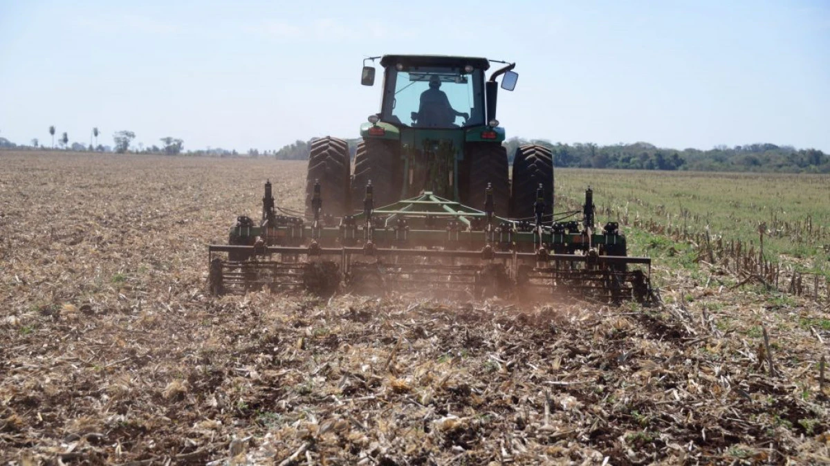 Soil compaction? Learn the gains in yield soil decompaction can provide you with Fox cultivator
