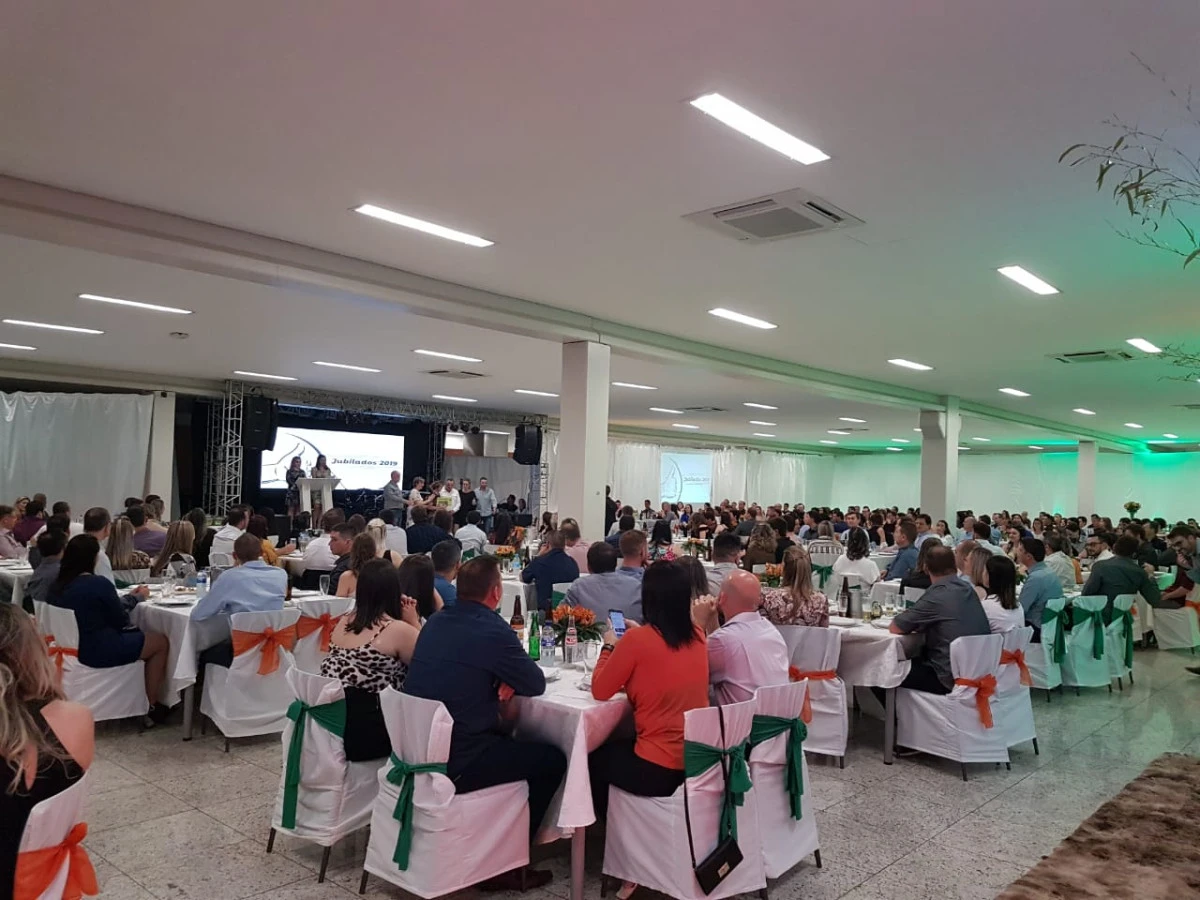 Emoção marca homenagens do Baile dos Jubilados