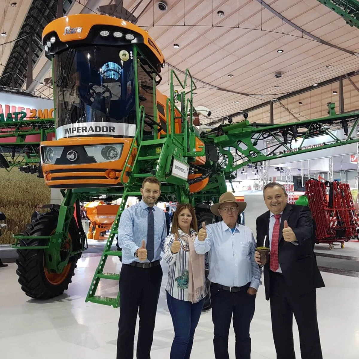 Produtores visitam o stand da Stara na Agritechnica