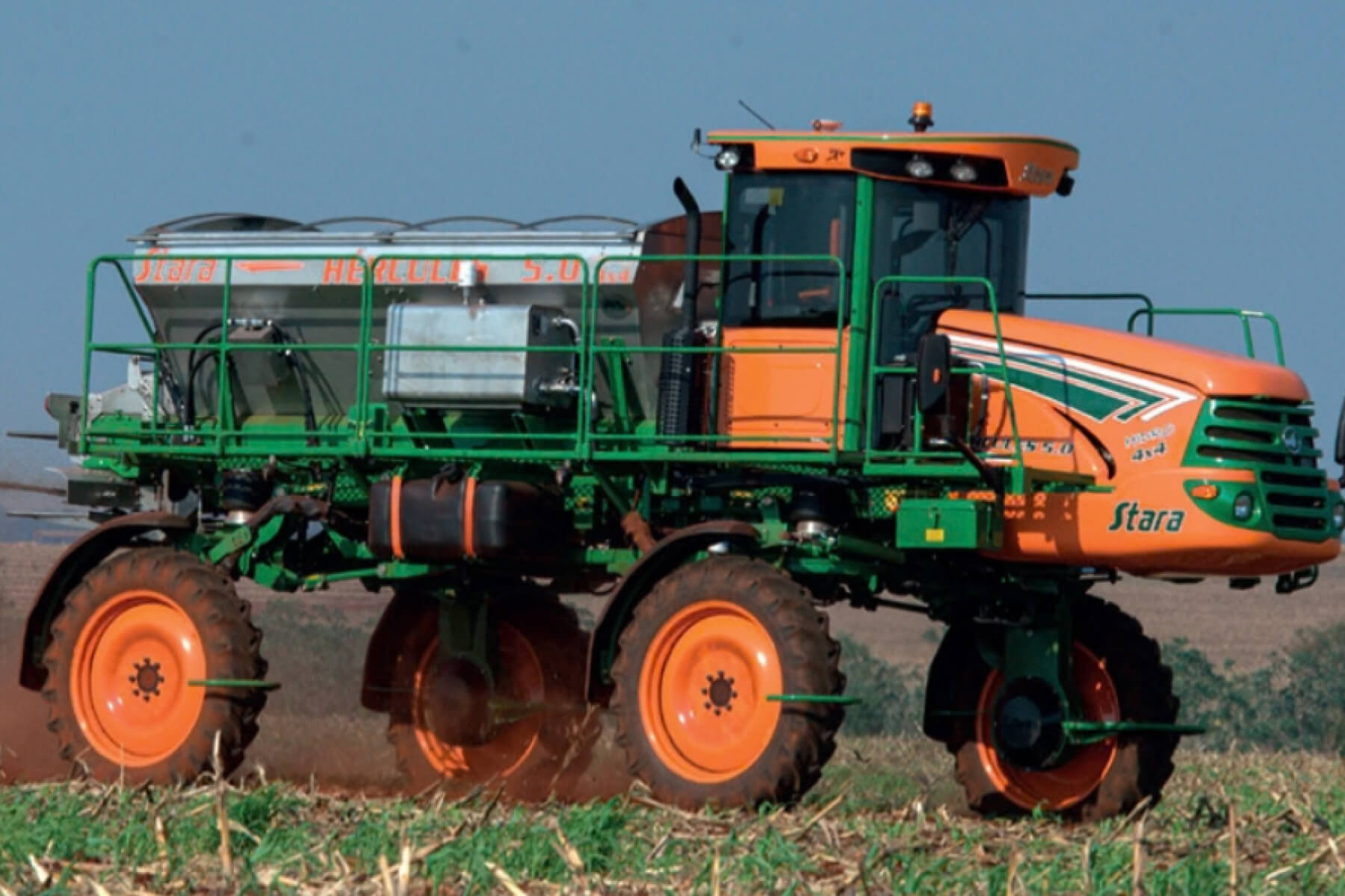 Distribuidor de Fertilizantes Autopropelido H&eacute;rcules 5.0 Stara
